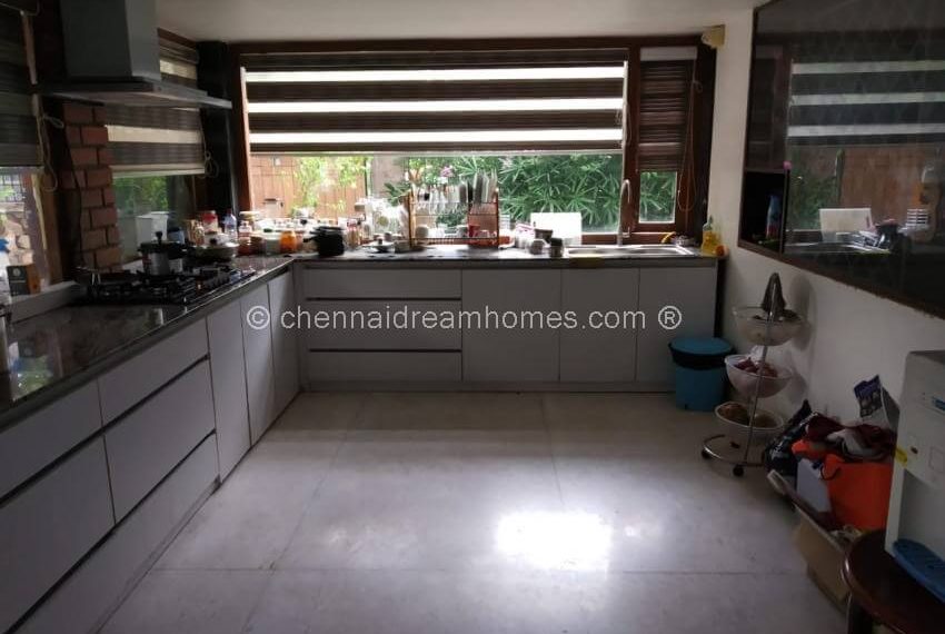2nd kitchen .jpg